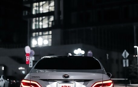 Toyota Crown, 2018 год, 3 500 000 рублей, 4 фотография