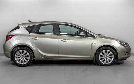 Opel Astra J, 2011 год, 850 000 рублей, 4 фотография
