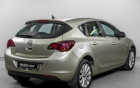 Opel Astra J, 2011 год, 850 000 рублей, 5 фотография