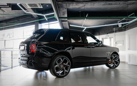 Rolls-Royce Cullinan, 2025 год, 79 900 000 рублей, 2 фотография