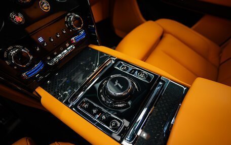 Rolls-Royce Cullinan, 2025 год, 79 900 000 рублей, 19 фотография