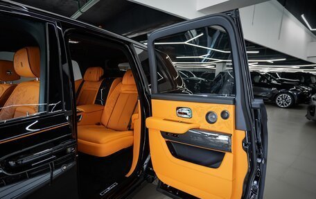 Rolls-Royce Cullinan, 2025 год, 79 900 000 рублей, 25 фотография