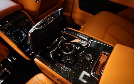 Rolls-Royce Cullinan, 2025 год, 79 900 000 рублей, 27 фотография
