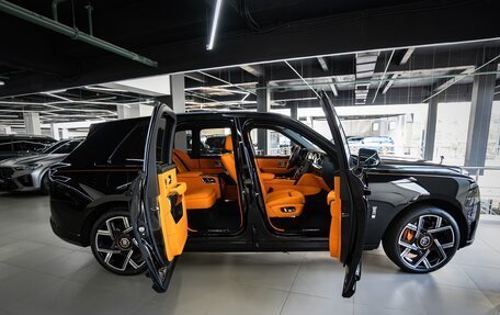 Rolls-Royce Cullinan, 2025 год, 79 900 000 рублей, 38 фотография