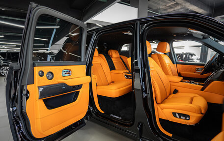 Rolls-Royce Cullinan, 2025 год, 79 900 000 рублей, 39 фотография