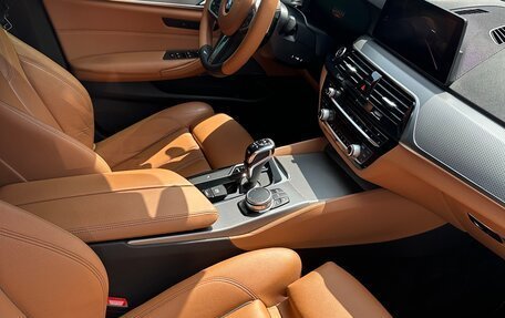 BMW 5 серия, 2019 год, 4 650 000 рублей, 18 фотография