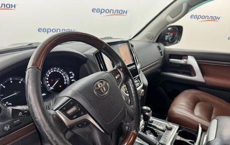 Toyota Land Cruiser 200, 2017 год, 5 600 000 рублей, 6 фотография