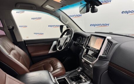 Toyota Land Cruiser 200, 2017 год, 5 600 000 рублей, 9 фотография