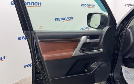 Toyota Land Cruiser 200, 2017 год, 5 600 000 рублей, 11 фотография