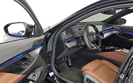 BMW 5 серия, 2025 год, 6 349 000 рублей, 9 фотография