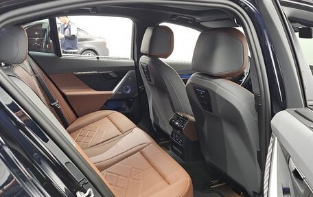 BMW 5 серия, 2025 год, 6 349 000 рублей, 13 фотография