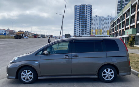 Toyota ISis I, 2010 год, 1 050 000 рублей, 3 фотография