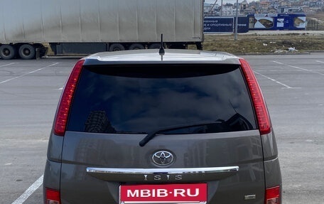Toyota ISis I, 2010 год, 1 050 000 рублей, 4 фотография