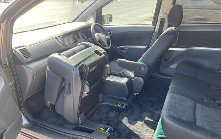 Toyota ISis I, 2010 год, 1 050 000 рублей, 26 фотография