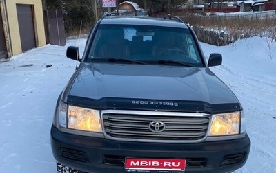 Toyota Land Cruiser 100 рестайлинг 2, 2004 год, 1 800 000 рублей, 1 фотография