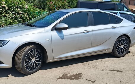 Opel Insignia II рестайлинг, 2018 год, 2 100 000 рублей, 2 фотография