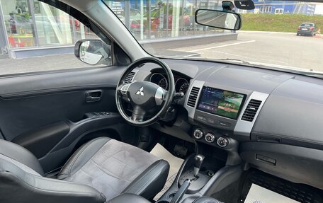 Mitsubishi Outlander III рестайлинг 3, 2011 год, 920 000 рублей, 10 фотография