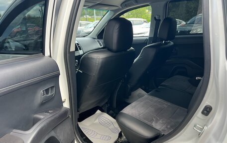 Mitsubishi Outlander III рестайлинг 3, 2011 год, 920 000 рублей, 12 фотография