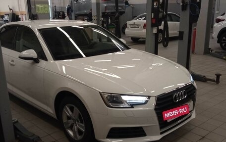 Audi A4, 2018 год, 2 530 000 рублей, 2 фотография