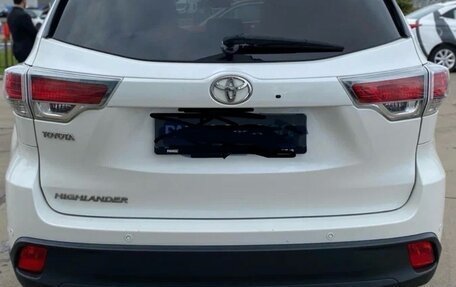 Toyota Highlander III, 2014 год, 3 300 000 рублей, 2 фотография