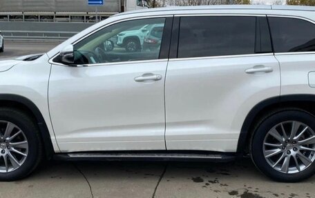 Toyota Highlander III, 2014 год, 3 300 000 рублей, 3 фотография