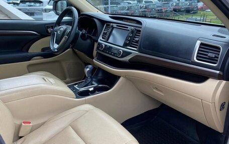 Toyota Highlander III, 2014 год, 3 300 000 рублей, 6 фотография