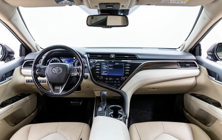Toyota Camry, 2018 год, 2 948 000 рублей, 28 фотография