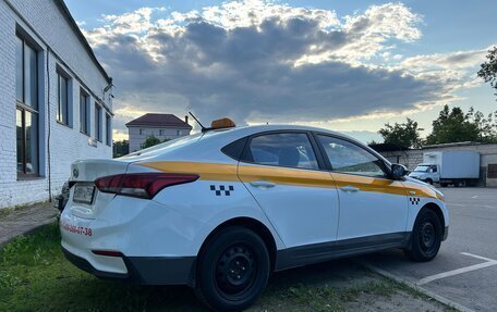 Hyundai Solaris II рестайлинг, 2018 год, 875 000 рублей, 3 фотография