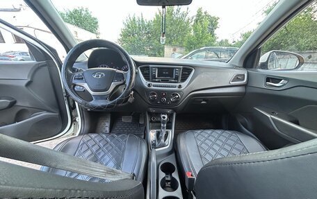 Hyundai Solaris II рестайлинг, 2018 год, 875 000 рублей, 14 фотография