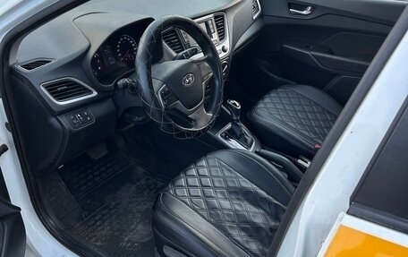 Hyundai Solaris II рестайлинг, 2018 год, 875 000 рублей, 15 фотография