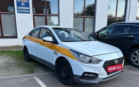 Hyundai Solaris II рестайлинг, 2018 год, 875 000 рублей, 4 фотография