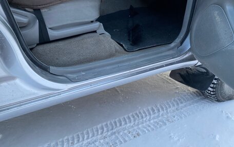 Toyota Land Cruiser 100 рестайлинг 2, 2004 год, 1 800 000 рублей, 13 фотография