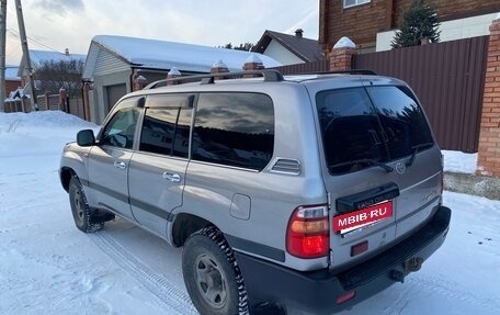 Toyota Land Cruiser 100 рестайлинг 2, 2004 год, 1 800 000 рублей, 5 фотография