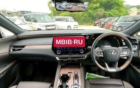 Lexus RX IV рестайлинг, 2023 год, 6 730 000 рублей, 8 фотография