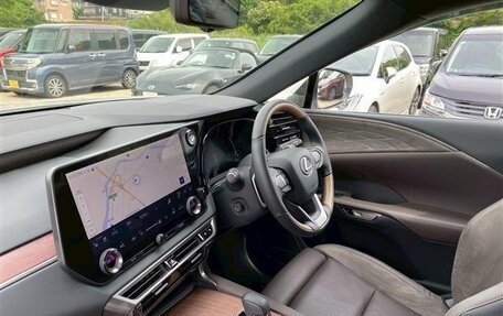 Lexus RX IV рестайлинг, 2023 год, 6 730 000 рублей, 11 фотография
