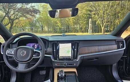 Volvo S90 II рестайлинг, 2021 год, 2 700 000 рублей, 9 фотография