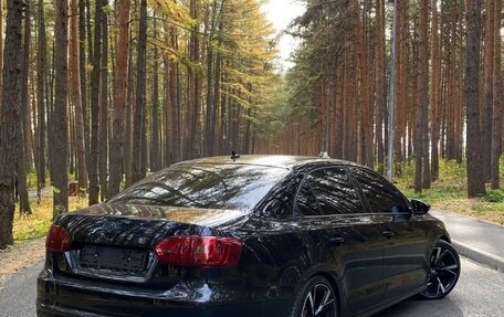 Volkswagen Jetta VI, 2013 год, 1 349 000 рублей, 2 фотография