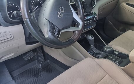 Hyundai Tucson III, 2019 год, 2 500 000 рублей, 10 фотография