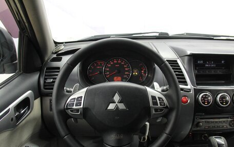 Mitsubishi Pajero Sport II рестайлинг, 2012 год, 1 655 300 рублей, 13 фотография