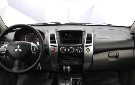 Mitsubishi Pajero Sport II рестайлинг, 2012 год, 1 655 300 рублей, 11 фотография