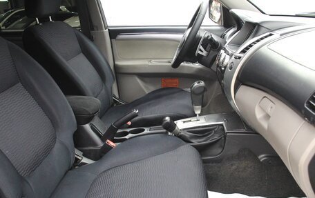 Mitsubishi Pajero Sport II рестайлинг, 2012 год, 1 655 300 рублей, 25 фотография