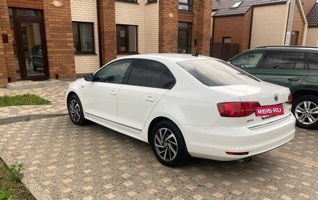 Volkswagen Jetta VI, 2017 год, 1 270 000 рублей, 2 фотография