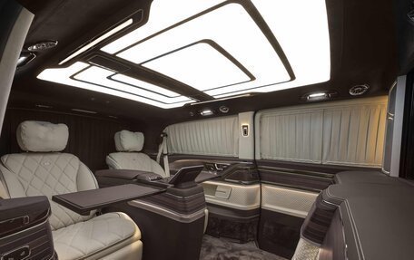 Mercedes-Benz V-Класс, 2024 год, 49 200 000 рублей, 2 фотография