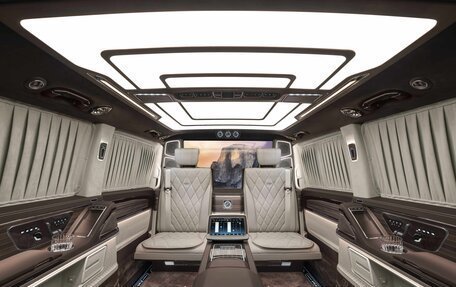 Mercedes-Benz V-Класс, 2024 год, 49 200 000 рублей, 3 фотография