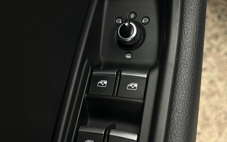 Audi A4, 2017 год, 2 320 000 рублей, 13 фотография