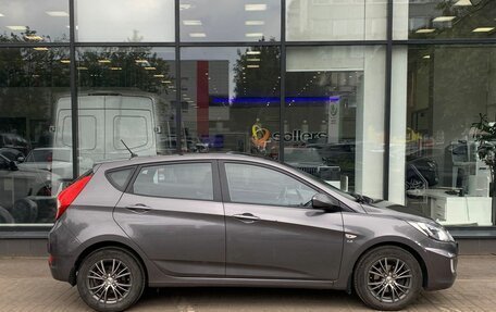 Hyundai Solaris II рестайлинг, 2013 год, 999 000 рублей, 4 фотография
