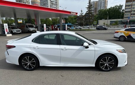 Toyota Camry, 2019 год, 2 290 000 рублей, 2 фотография
