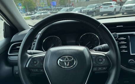 Toyota Camry, 2019 год, 2 290 000 рублей, 13 фотография