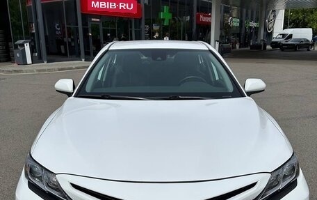 Toyota Camry, 2019 год, 2 290 000 рублей, 8 фотография