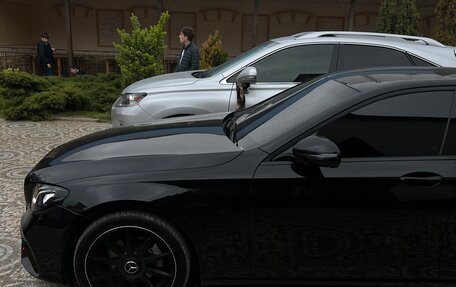 Mercedes-Benz E-Класс, 2018 год, 2 700 000 рублей, 14 фотография